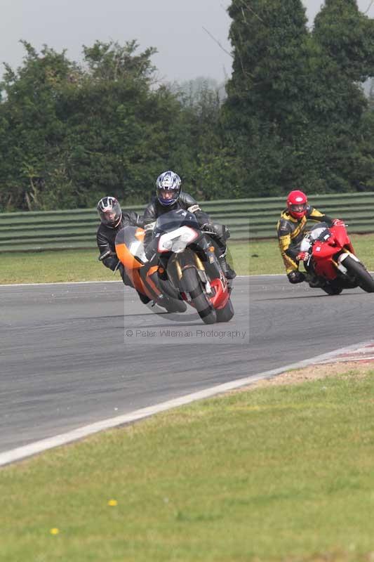Motorcycle action photographs;Trackday digital images;event digital images;eventdigitalimages;no limits trackday;peter wileman photography;snetterton;snetterton circuit norfolk;snetterton photographs;trackday;trackday photos