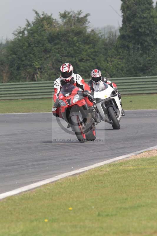 Motorcycle action photographs;Trackday digital images;event digital images;eventdigitalimages;no limits trackday;peter wileman photography;snetterton;snetterton circuit norfolk;snetterton photographs;trackday;trackday photos