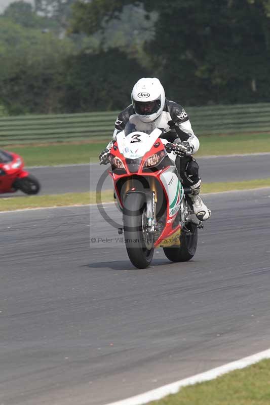 Motorcycle action photographs;Trackday digital images;event digital images;eventdigitalimages;no limits trackday;peter wileman photography;snetterton;snetterton circuit norfolk;snetterton photographs;trackday;trackday photos