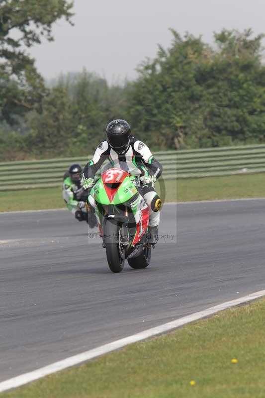 Motorcycle action photographs;Trackday digital images;event digital images;eventdigitalimages;no limits trackday;peter wileman photography;snetterton;snetterton circuit norfolk;snetterton photographs;trackday;trackday photos