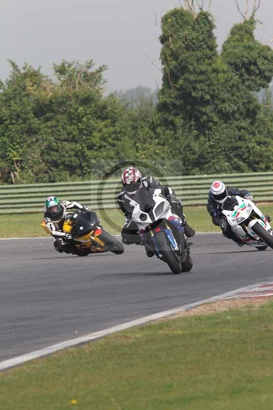 Motorcycle action photographs;Trackday digital images;event digital images;eventdigitalimages;no limits trackday;peter wileman photography;snetterton;snetterton circuit norfolk;snetterton photographs;trackday;trackday photos