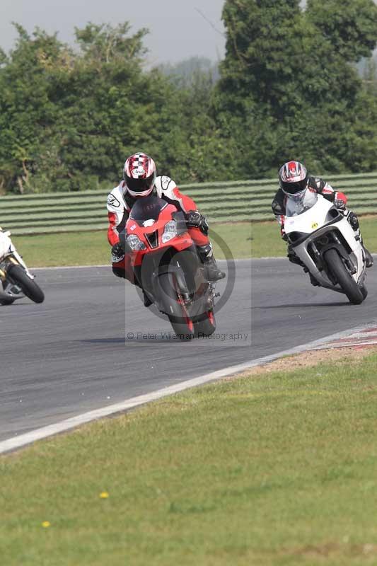 Motorcycle action photographs;Trackday digital images;event digital images;eventdigitalimages;no limits trackday;peter wileman photography;snetterton;snetterton circuit norfolk;snetterton photographs;trackday;trackday photos