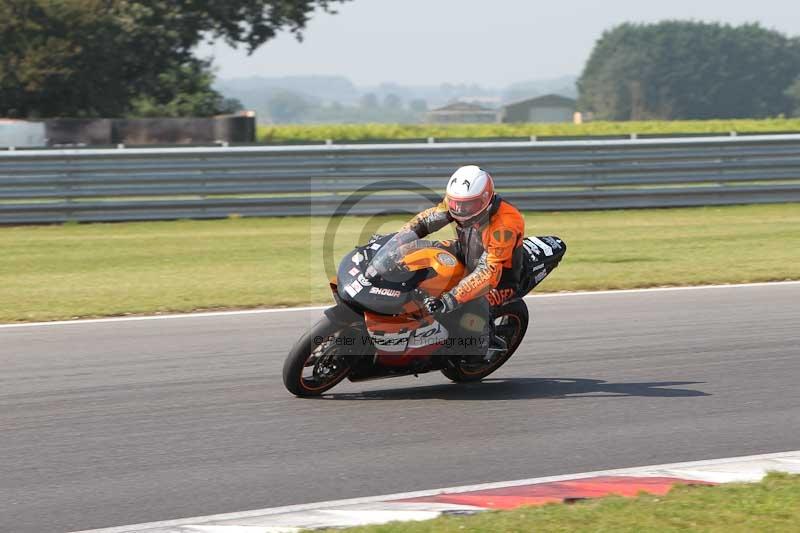 Motorcycle action photographs;Trackday digital images;event digital images;eventdigitalimages;no limits trackday;peter wileman photography;snetterton;snetterton circuit norfolk;snetterton photographs;trackday;trackday photos