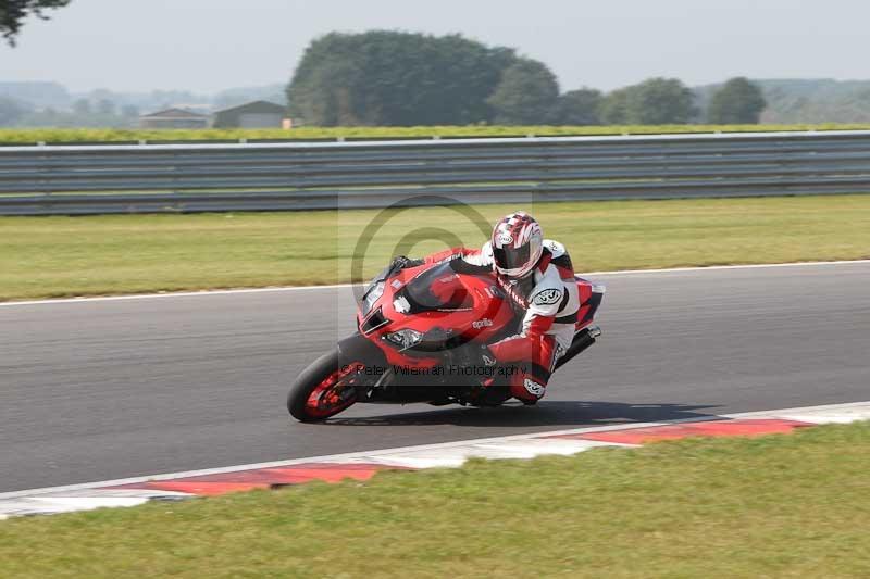 Motorcycle action photographs;Trackday digital images;event digital images;eventdigitalimages;no limits trackday;peter wileman photography;snetterton;snetterton circuit norfolk;snetterton photographs;trackday;trackday photos