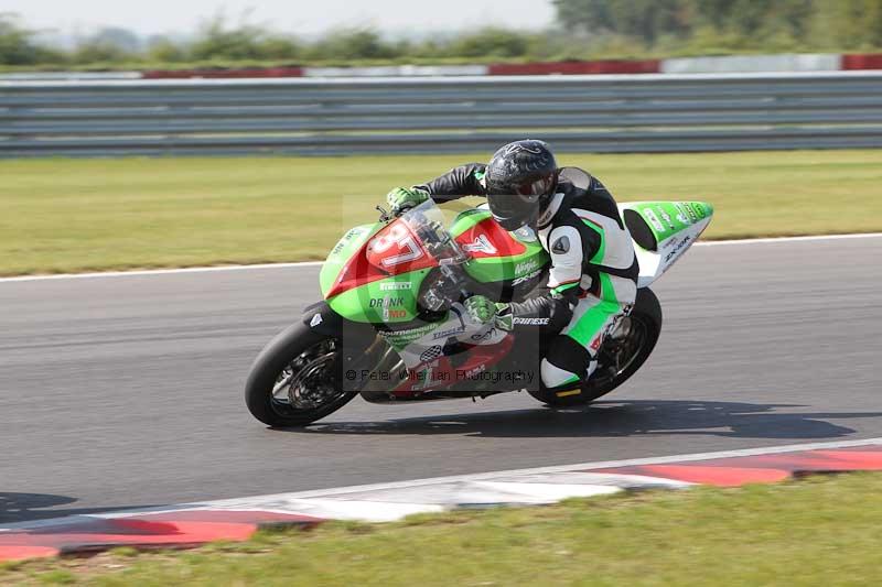 Motorcycle action photographs;Trackday digital images;event digital images;eventdigitalimages;no limits trackday;peter wileman photography;snetterton;snetterton circuit norfolk;snetterton photographs;trackday;trackday photos