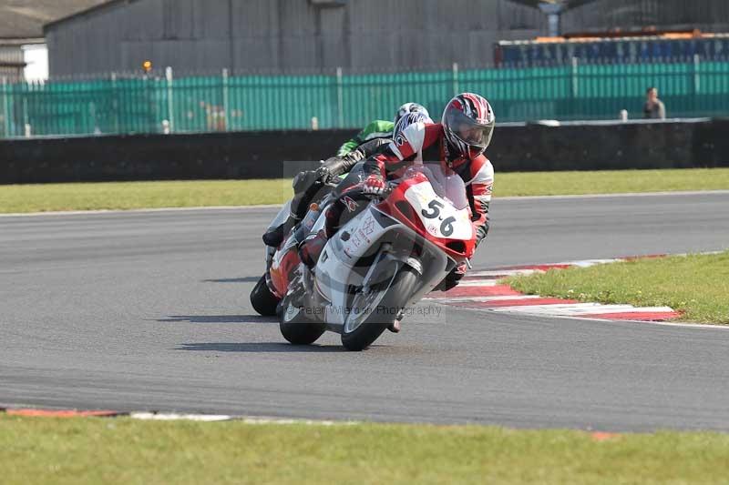 Motorcycle action photographs;Trackday digital images;event digital images;eventdigitalimages;no limits trackday;peter wileman photography;snetterton;snetterton circuit norfolk;snetterton photographs;trackday;trackday photos