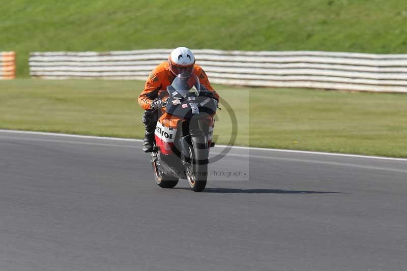 Motorcycle action photographs;Trackday digital images;event digital images;eventdigitalimages;no limits trackday;peter wileman photography;snetterton;snetterton circuit norfolk;snetterton photographs;trackday;trackday photos