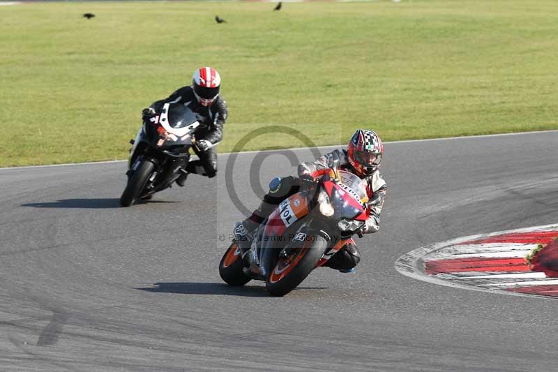 Motorcycle action photographs;Trackday digital images;event digital images;eventdigitalimages;no limits trackday;peter wileman photography;snetterton;snetterton circuit norfolk;snetterton photographs;trackday;trackday photos