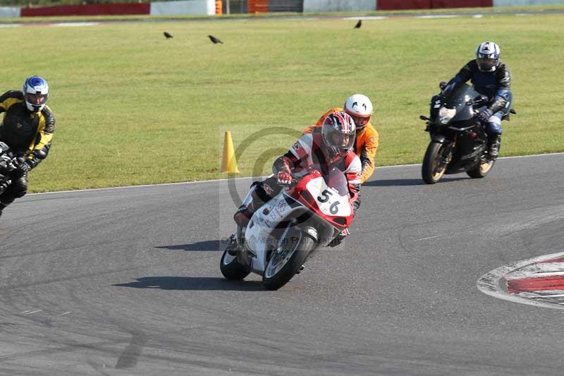 Motorcycle action photographs;Trackday digital images;event digital images;eventdigitalimages;no limits trackday;peter wileman photography;snetterton;snetterton circuit norfolk;snetterton photographs;trackday;trackday photos