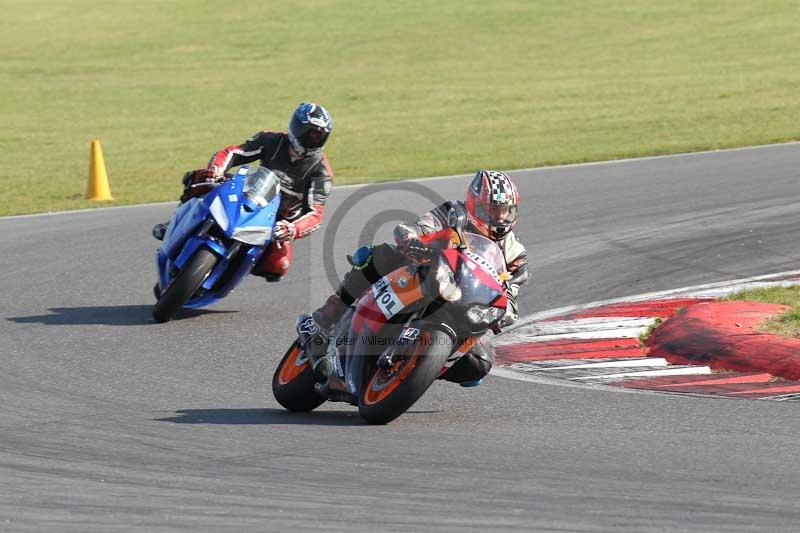 Motorcycle action photographs;Trackday digital images;event digital images;eventdigitalimages;no limits trackday;peter wileman photography;snetterton;snetterton circuit norfolk;snetterton photographs;trackday;trackday photos