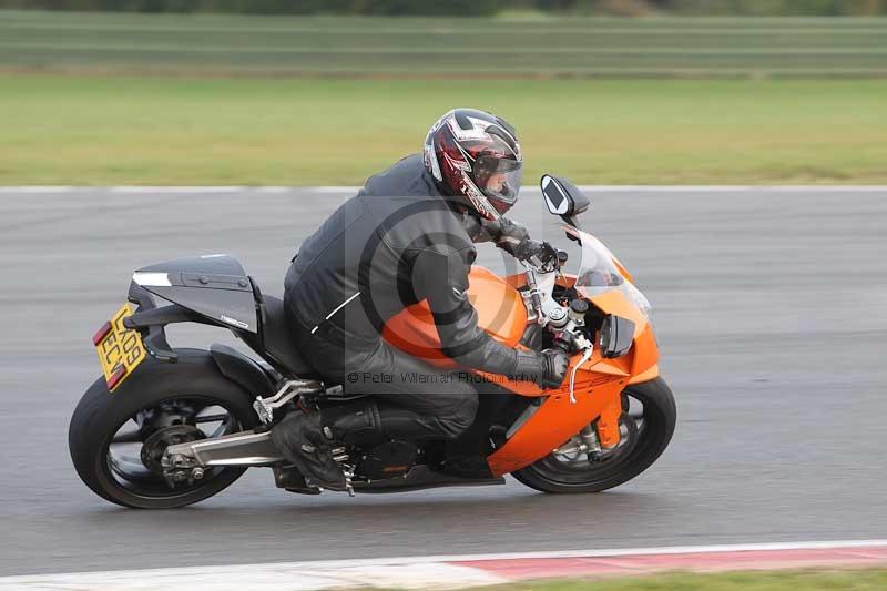 Motorcycle action photographs;Trackday digital images;event digital images;eventdigitalimages;no limits trackday;peter wileman photography;snetterton;snetterton circuit norfolk;snetterton photographs;trackday;trackday photos