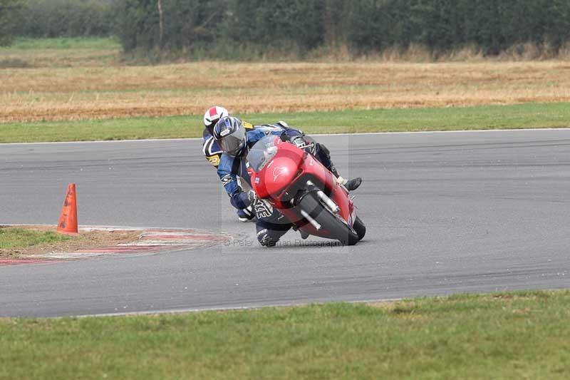 Motorcycle action photographs;Trackday digital images;event digital images;eventdigitalimages;no limits trackday;peter wileman photography;snetterton;snetterton circuit norfolk;snetterton photographs;trackday;trackday photos