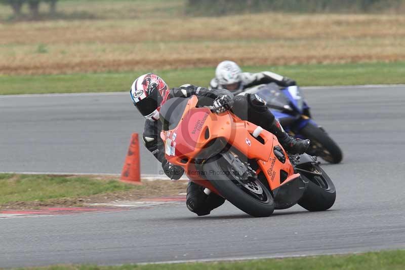 Motorcycle action photographs;Trackday digital images;event digital images;eventdigitalimages;no limits trackday;peter wileman photography;snetterton;snetterton circuit norfolk;snetterton photographs;trackday;trackday photos
