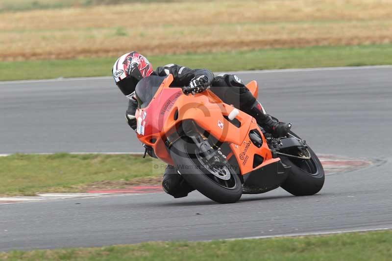 Motorcycle action photographs;Trackday digital images;event digital images;eventdigitalimages;no limits trackday;peter wileman photography;snetterton;snetterton circuit norfolk;snetterton photographs;trackday;trackday photos