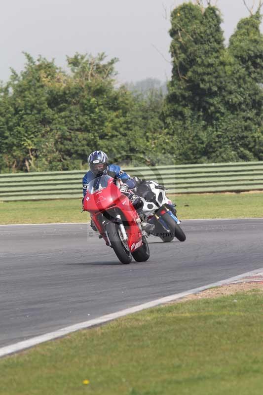 Motorcycle action photographs;Trackday digital images;event digital images;eventdigitalimages;no limits trackday;peter wileman photography;snetterton;snetterton circuit norfolk;snetterton photographs;trackday;trackday photos