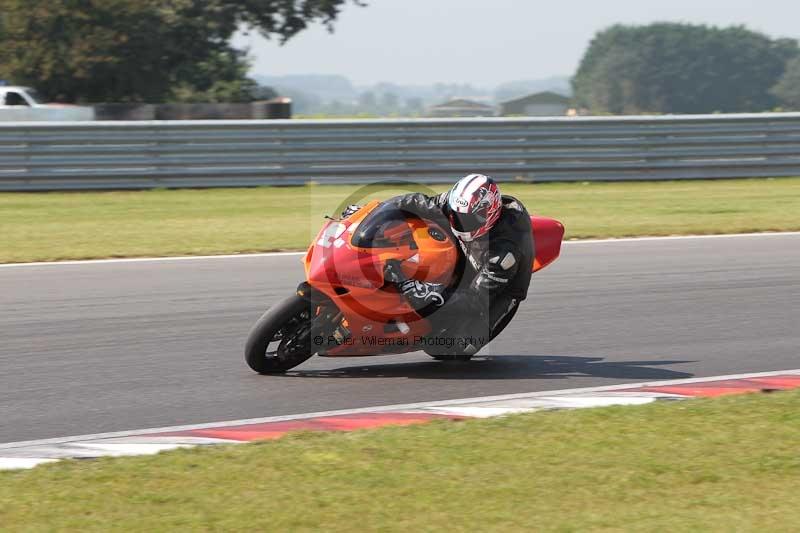 Motorcycle action photographs;Trackday digital images;event digital images;eventdigitalimages;no limits trackday;peter wileman photography;snetterton;snetterton circuit norfolk;snetterton photographs;trackday;trackday photos