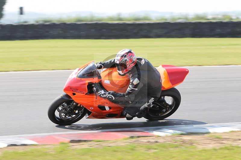 Motorcycle action photographs;Trackday digital images;event digital images;eventdigitalimages;no limits trackday;peter wileman photography;snetterton;snetterton circuit norfolk;snetterton photographs;trackday;trackday photos