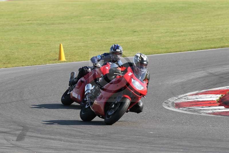 Motorcycle action photographs;Trackday digital images;event digital images;eventdigitalimages;no limits trackday;peter wileman photography;snetterton;snetterton circuit norfolk;snetterton photographs;trackday;trackday photos