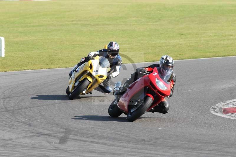 Motorcycle action photographs;Trackday digital images;event digital images;eventdigitalimages;no limits trackday;peter wileman photography;snetterton;snetterton circuit norfolk;snetterton photographs;trackday;trackday photos