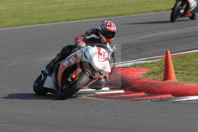 Motorcycle action photographs;Trackday digital images;event digital images;eventdigitalimages;no limits trackday;peter wileman photography;snetterton;snetterton circuit norfolk;snetterton photographs;trackday;trackday photos