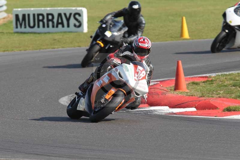 Motorcycle action photographs;Trackday digital images;event digital images;eventdigitalimages;no limits trackday;peter wileman photography;snetterton;snetterton circuit norfolk;snetterton photographs;trackday;trackday photos
