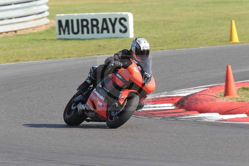 Motorcycle action photographs;Trackday digital images;event digital images;eventdigitalimages;no limits trackday;peter wileman photography;snetterton;snetterton circuit norfolk;snetterton photographs;trackday;trackday photos