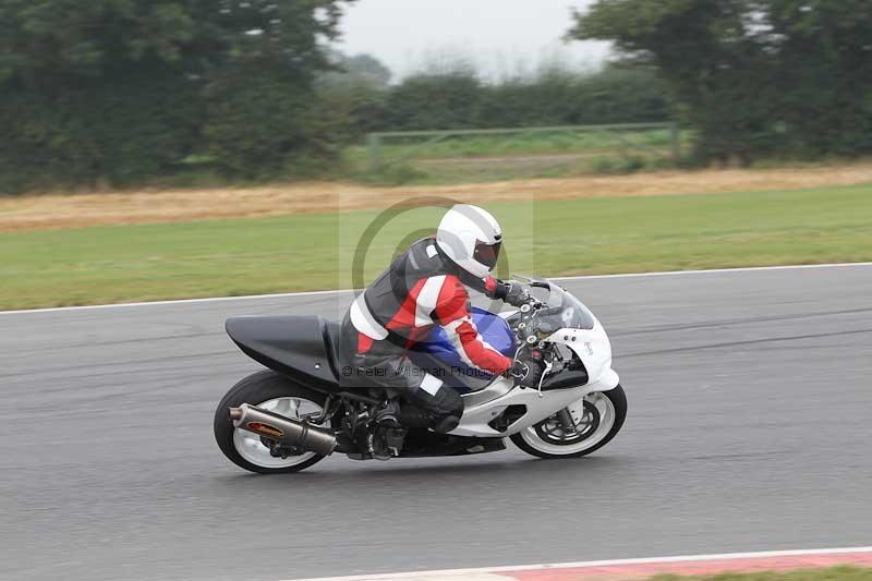 Motorcycle action photographs;Trackday digital images;event digital images;eventdigitalimages;no limits trackday;peter wileman photography;snetterton;snetterton circuit norfolk;snetterton photographs;trackday;trackday photos