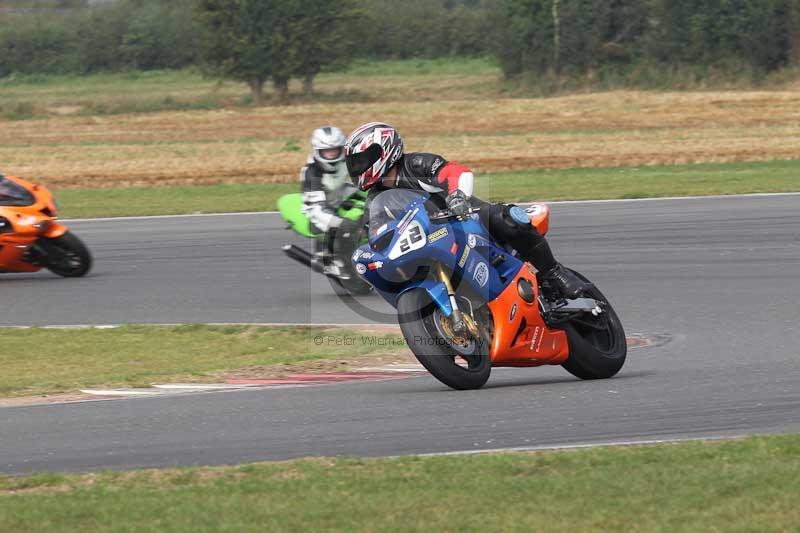 Motorcycle action photographs;Trackday digital images;event digital images;eventdigitalimages;no limits trackday;peter wileman photography;snetterton;snetterton circuit norfolk;snetterton photographs;trackday;trackday photos