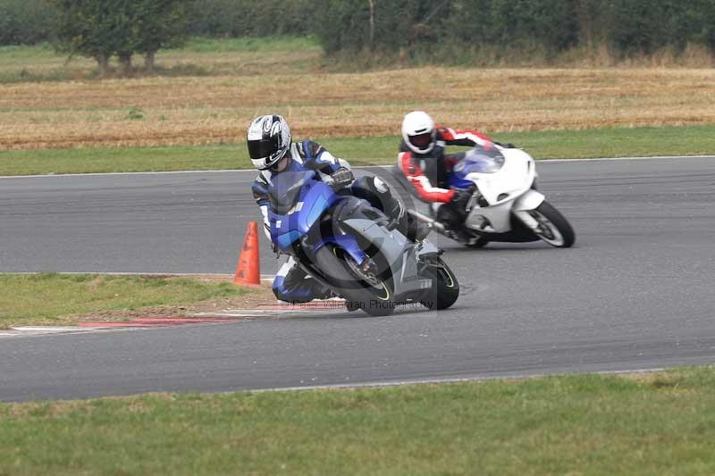 Motorcycle action photographs;Trackday digital images;event digital images;eventdigitalimages;no limits trackday;peter wileman photography;snetterton;snetterton circuit norfolk;snetterton photographs;trackday;trackday photos
