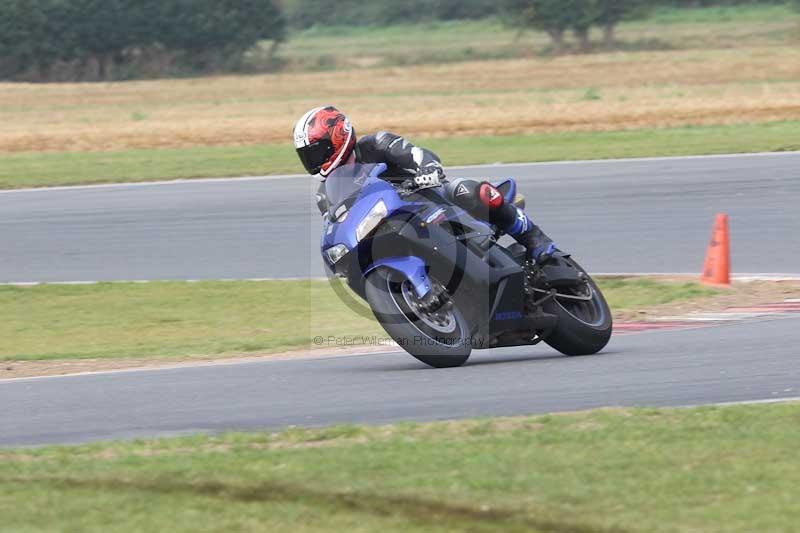 Motorcycle action photographs;Trackday digital images;event digital images;eventdigitalimages;no limits trackday;peter wileman photography;snetterton;snetterton circuit norfolk;snetterton photographs;trackday;trackday photos