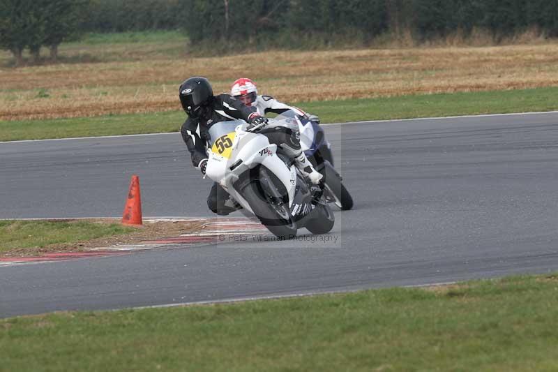 Motorcycle action photographs;Trackday digital images;event digital images;eventdigitalimages;no limits trackday;peter wileman photography;snetterton;snetterton circuit norfolk;snetterton photographs;trackday;trackday photos