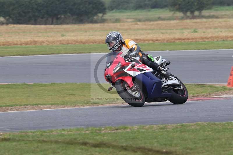 Motorcycle action photographs;Trackday digital images;event digital images;eventdigitalimages;no limits trackday;peter wileman photography;snetterton;snetterton circuit norfolk;snetterton photographs;trackday;trackday photos