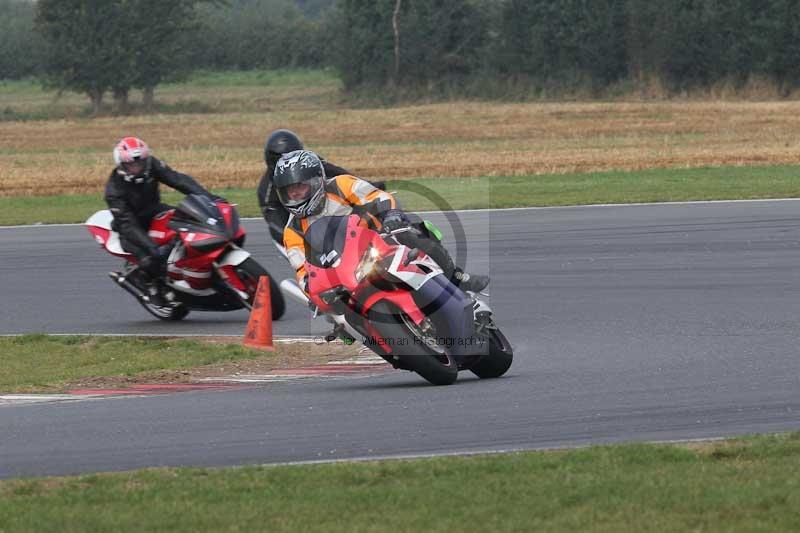 Motorcycle action photographs;Trackday digital images;event digital images;eventdigitalimages;no limits trackday;peter wileman photography;snetterton;snetterton circuit norfolk;snetterton photographs;trackday;trackday photos