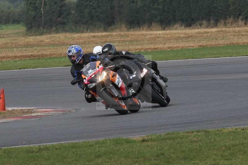 Motorcycle action photographs;Trackday digital images;event digital images;eventdigitalimages;no limits trackday;peter wileman photography;snetterton;snetterton circuit norfolk;snetterton photographs;trackday;trackday photos