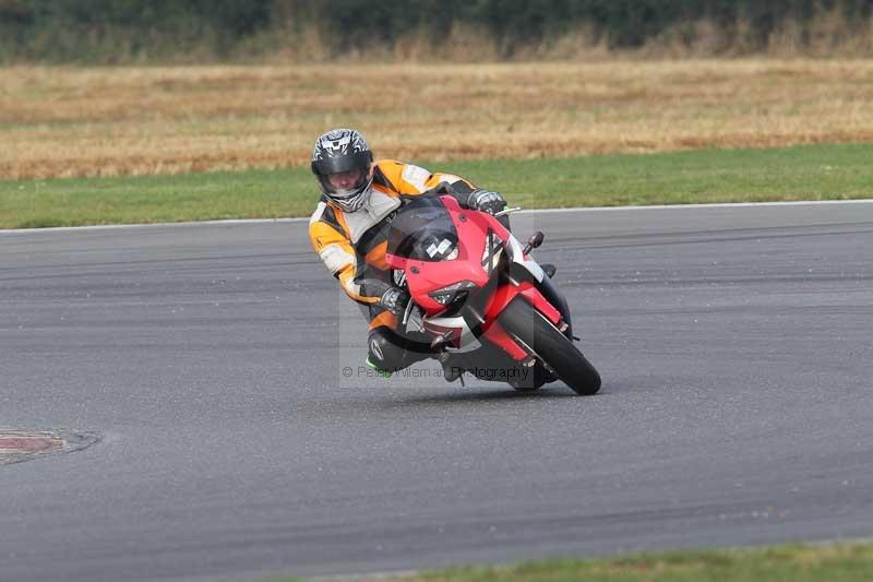 Motorcycle action photographs;Trackday digital images;event digital images;eventdigitalimages;no limits trackday;peter wileman photography;snetterton;snetterton circuit norfolk;snetterton photographs;trackday;trackday photos