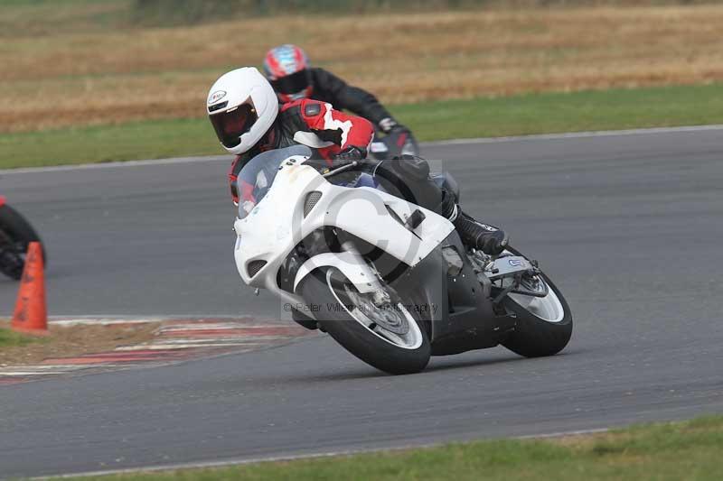 Motorcycle action photographs;Trackday digital images;event digital images;eventdigitalimages;no limits trackday;peter wileman photography;snetterton;snetterton circuit norfolk;snetterton photographs;trackday;trackday photos