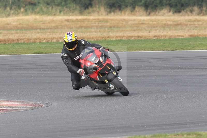 Motorcycle action photographs;Trackday digital images;event digital images;eventdigitalimages;no limits trackday;peter wileman photography;snetterton;snetterton circuit norfolk;snetterton photographs;trackday;trackday photos