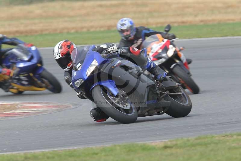 Motorcycle action photographs;Trackday digital images;event digital images;eventdigitalimages;no limits trackday;peter wileman photography;snetterton;snetterton circuit norfolk;snetterton photographs;trackday;trackday photos