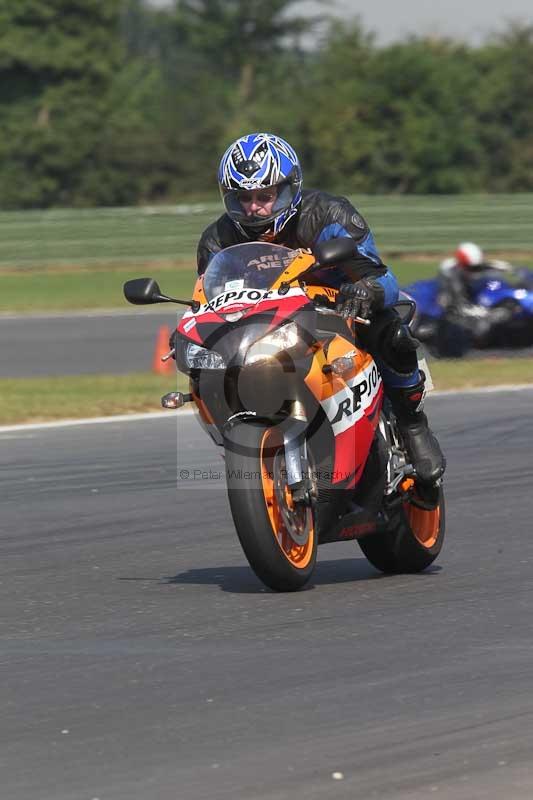 Motorcycle action photographs;Trackday digital images;event digital images;eventdigitalimages;no limits trackday;peter wileman photography;snetterton;snetterton circuit norfolk;snetterton photographs;trackday;trackday photos