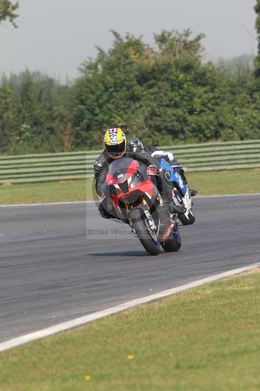 Motorcycle action photographs;Trackday digital images;event digital images;eventdigitalimages;no limits trackday;peter wileman photography;snetterton;snetterton circuit norfolk;snetterton photographs;trackday;trackday photos