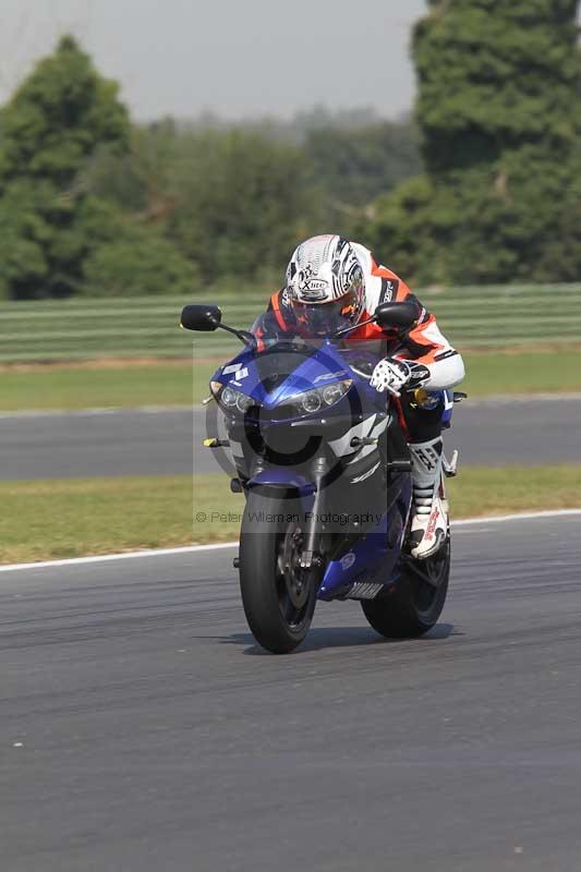 Motorcycle action photographs;Trackday digital images;event digital images;eventdigitalimages;no limits trackday;peter wileman photography;snetterton;snetterton circuit norfolk;snetterton photographs;trackday;trackday photos