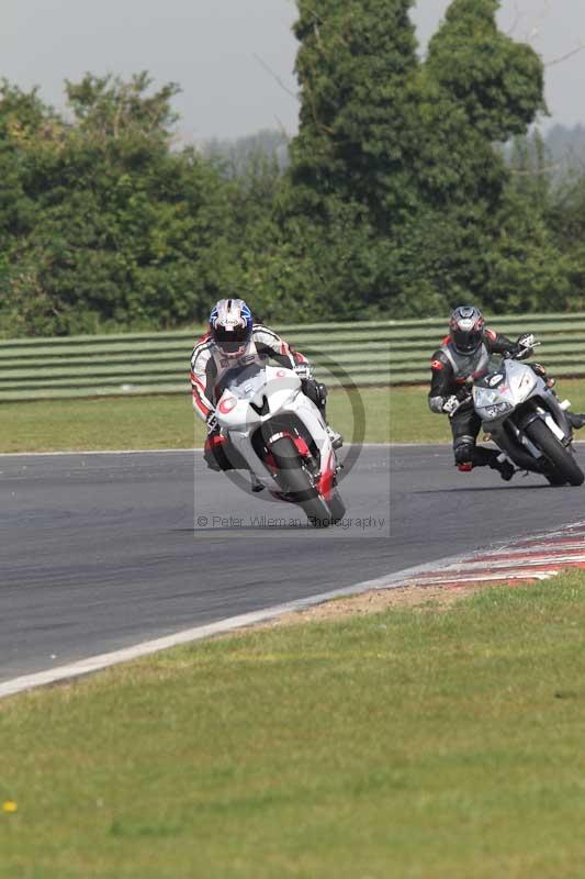 Motorcycle action photographs;Trackday digital images;event digital images;eventdigitalimages;no limits trackday;peter wileman photography;snetterton;snetterton circuit norfolk;snetterton photographs;trackday;trackday photos