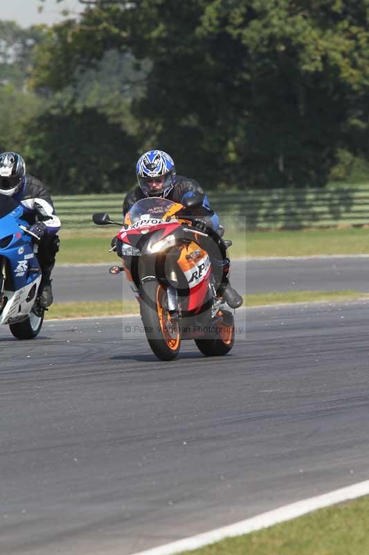 Motorcycle action photographs;Trackday digital images;event digital images;eventdigitalimages;no limits trackday;peter wileman photography;snetterton;snetterton circuit norfolk;snetterton photographs;trackday;trackday photos