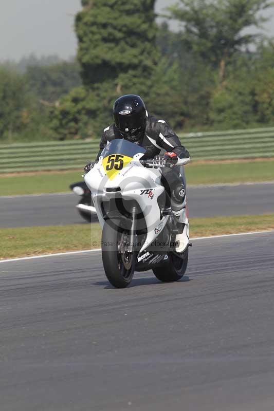 Motorcycle action photographs;Trackday digital images;event digital images;eventdigitalimages;no limits trackday;peter wileman photography;snetterton;snetterton circuit norfolk;snetterton photographs;trackday;trackday photos