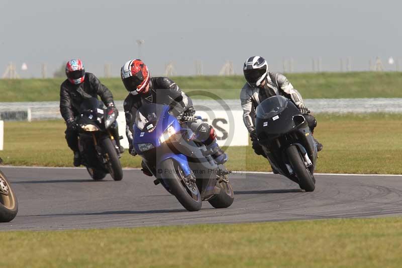 Motorcycle action photographs;Trackday digital images;event digital images;eventdigitalimages;no limits trackday;peter wileman photography;snetterton;snetterton circuit norfolk;snetterton photographs;trackday;trackday photos