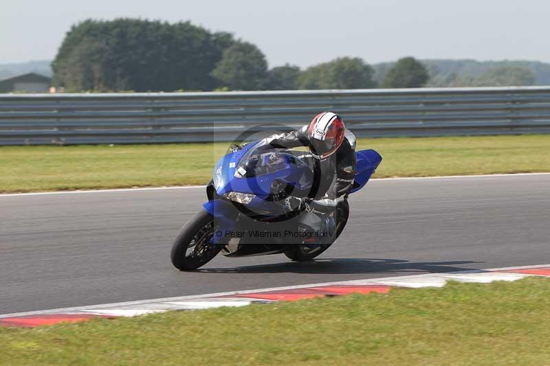 Motorcycle action photographs;Trackday digital images;event digital images;eventdigitalimages;no limits trackday;peter wileman photography;snetterton;snetterton circuit norfolk;snetterton photographs;trackday;trackday photos
