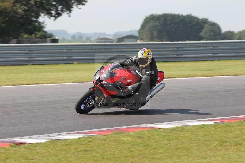 Motorcycle action photographs;Trackday digital images;event digital images;eventdigitalimages;no limits trackday;peter wileman photography;snetterton;snetterton circuit norfolk;snetterton photographs;trackday;trackday photos