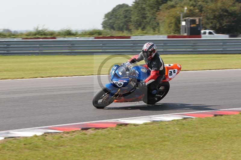 Motorcycle action photographs;Trackday digital images;event digital images;eventdigitalimages;no limits trackday;peter wileman photography;snetterton;snetterton circuit norfolk;snetterton photographs;trackday;trackday photos