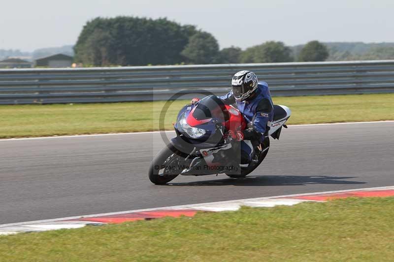 Motorcycle action photographs;Trackday digital images;event digital images;eventdigitalimages;no limits trackday;peter wileman photography;snetterton;snetterton circuit norfolk;snetterton photographs;trackday;trackday photos