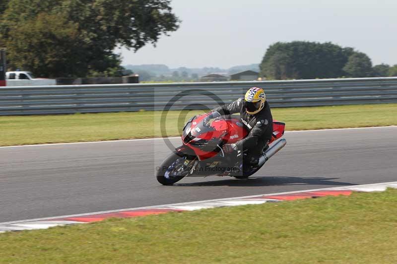 Motorcycle action photographs;Trackday digital images;event digital images;eventdigitalimages;no limits trackday;peter wileman photography;snetterton;snetterton circuit norfolk;snetterton photographs;trackday;trackday photos